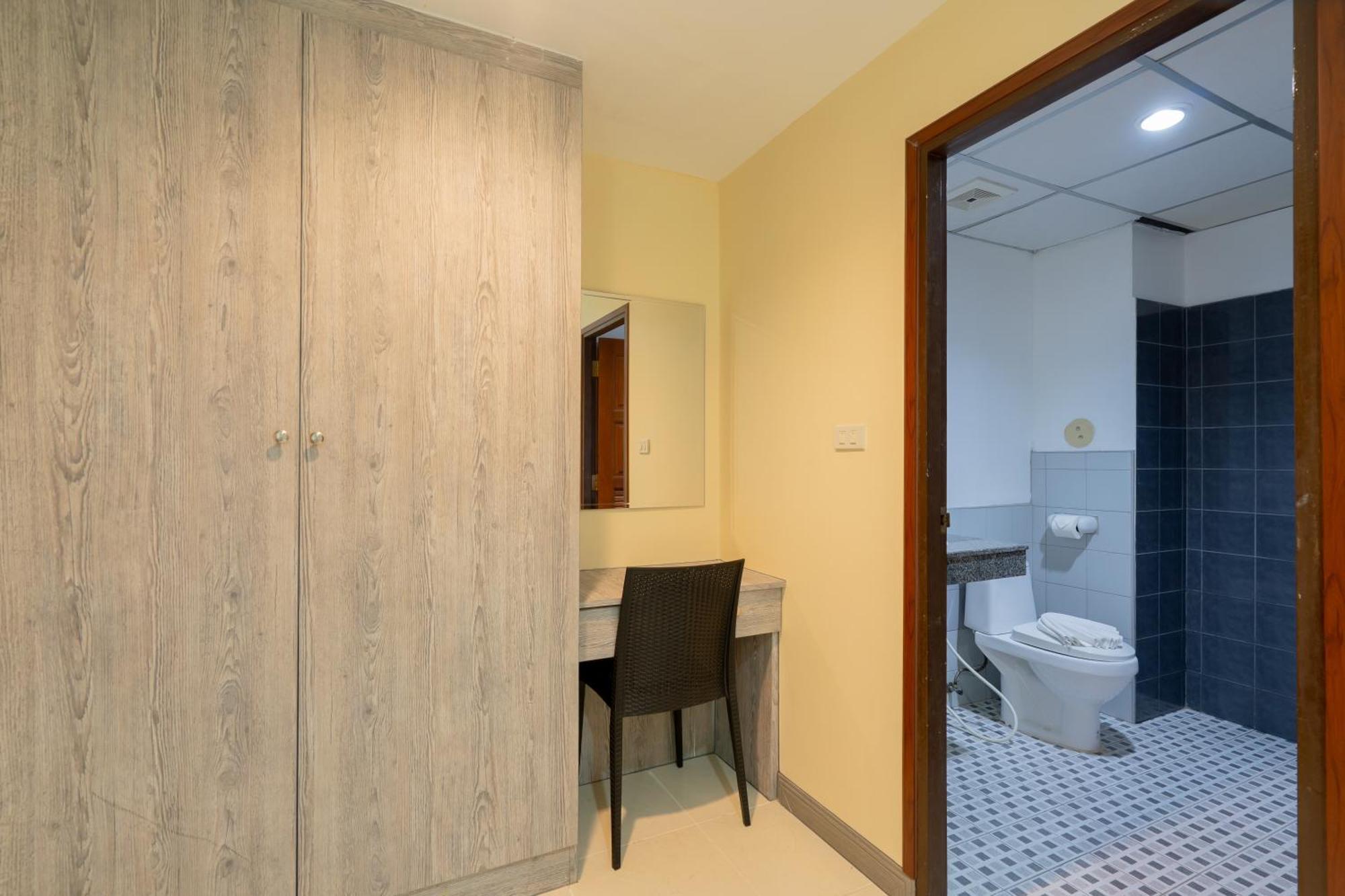 Square One Hotel Patong Екстер'єр фото