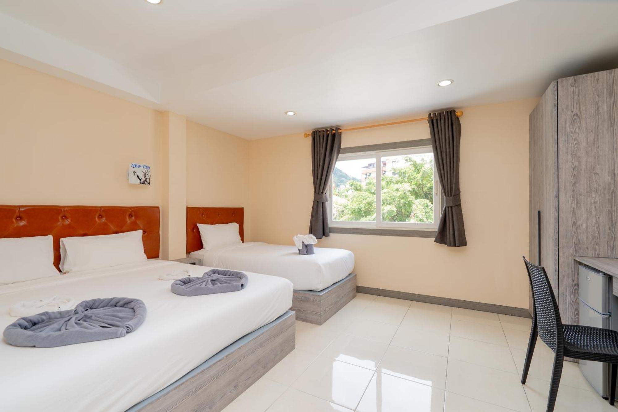 Square One Hotel Patong Екстер'єр фото