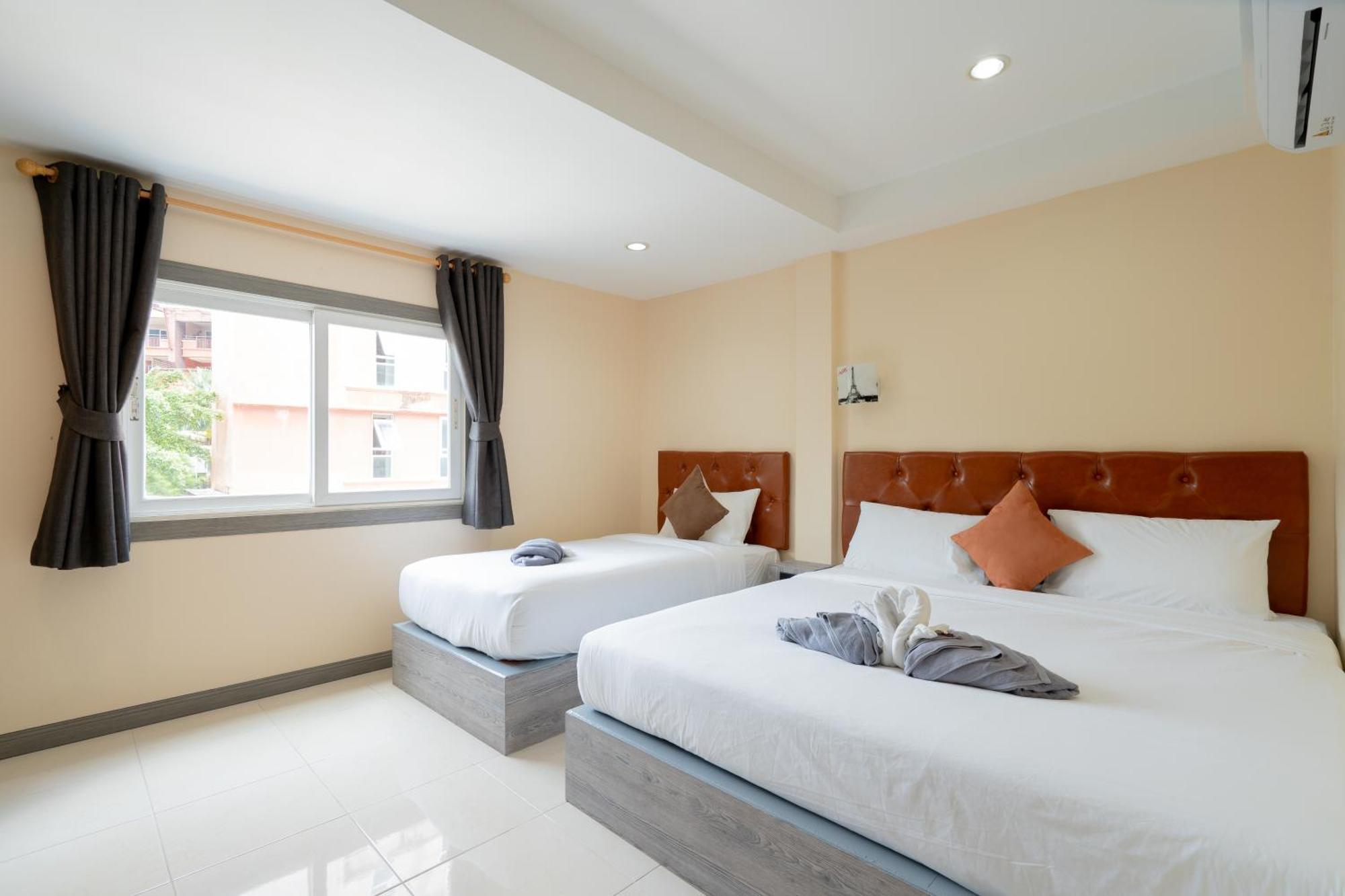 Square One Hotel Patong Екстер'єр фото