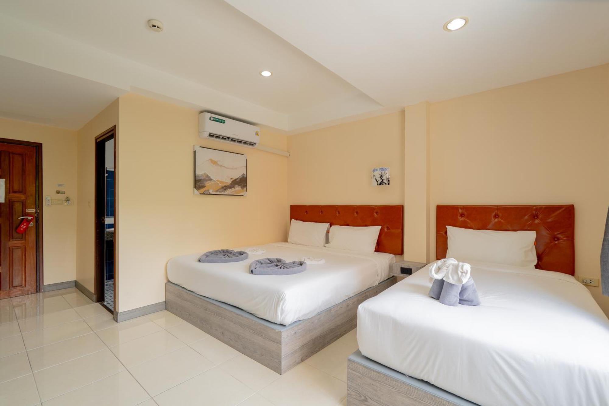 Square One Hotel Patong Екстер'єр фото