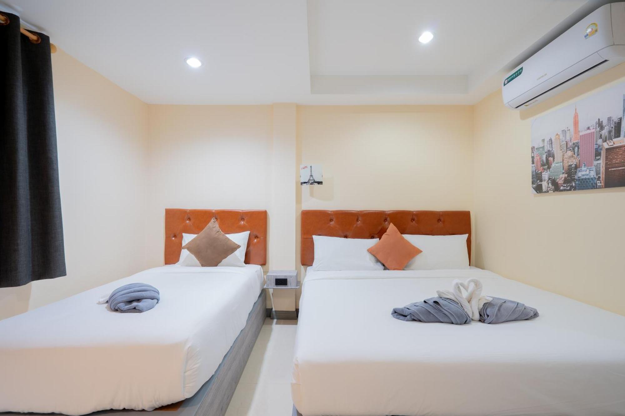 Square One Hotel Patong Екстер'єр фото