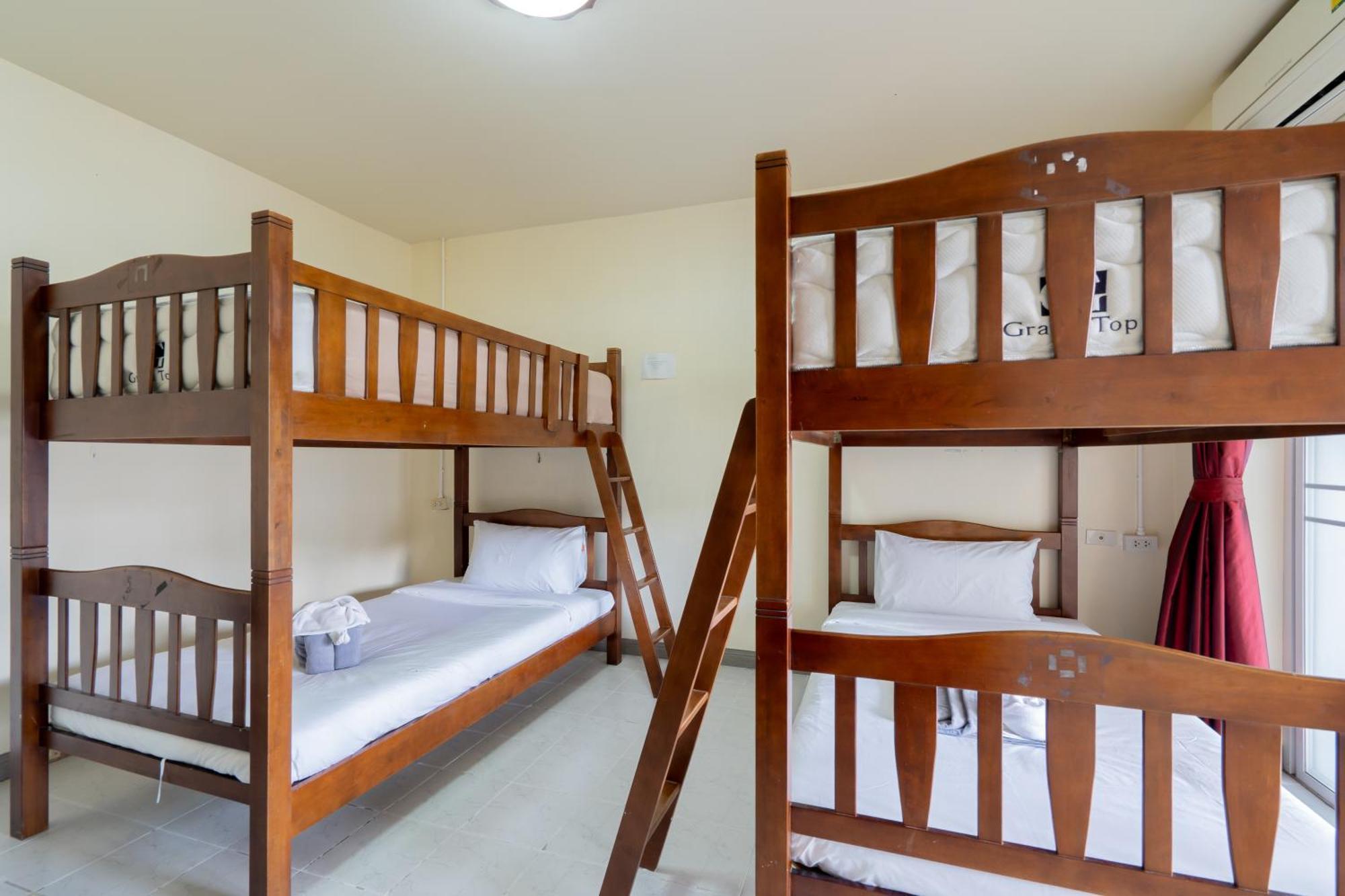 Square One Hotel Patong Екстер'єр фото