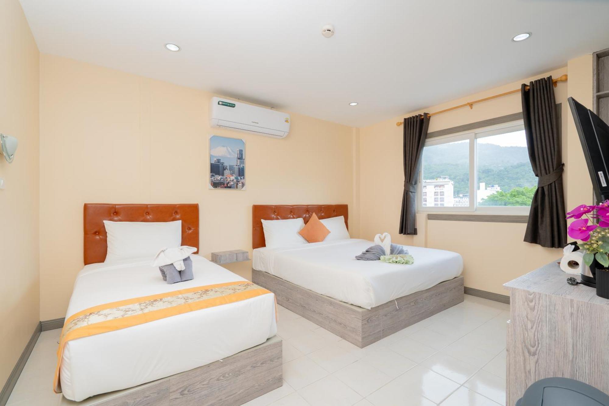 Square One Hotel Patong Екстер'єр фото