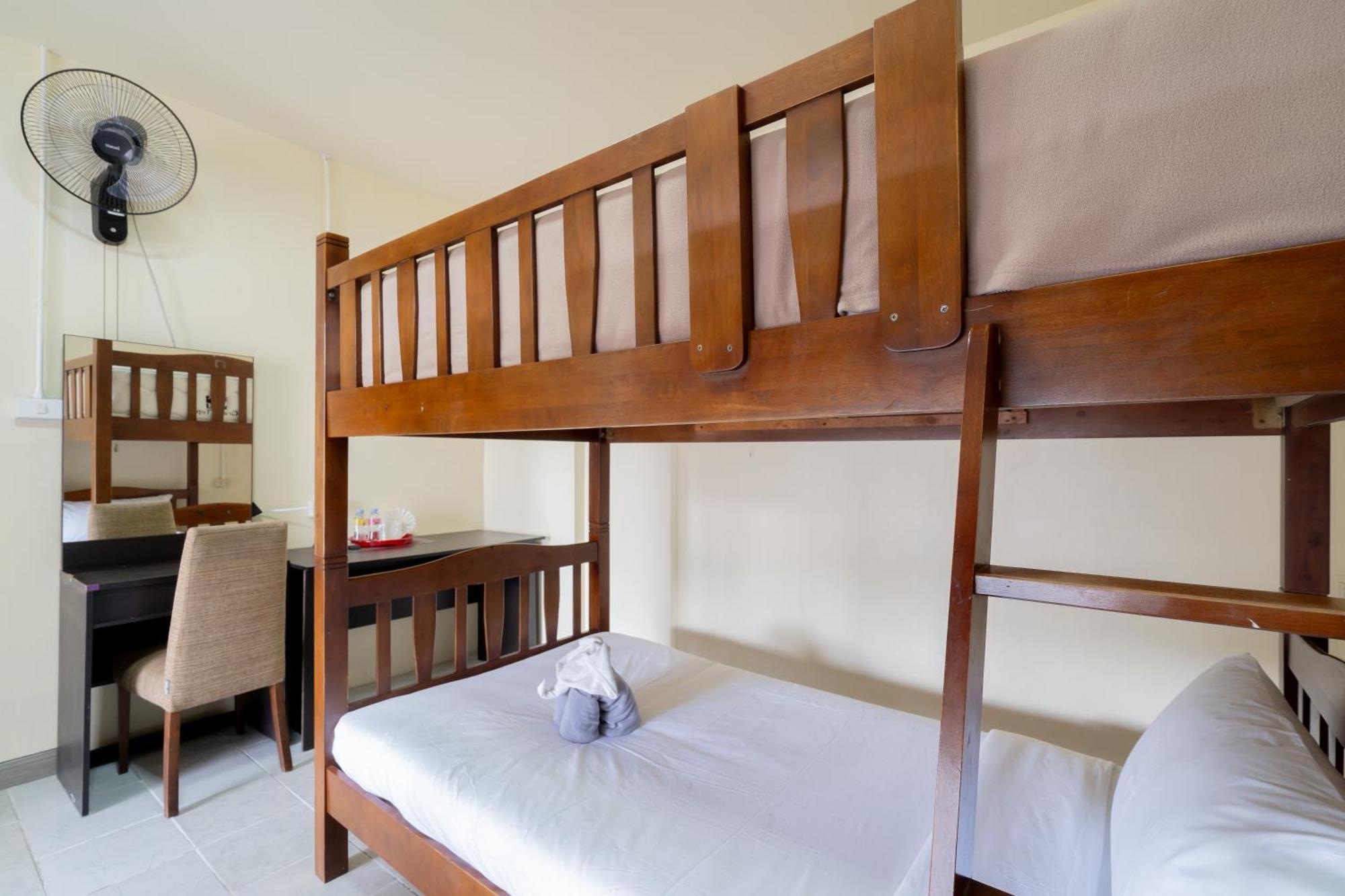 Square One Hotel Patong Екстер'єр фото