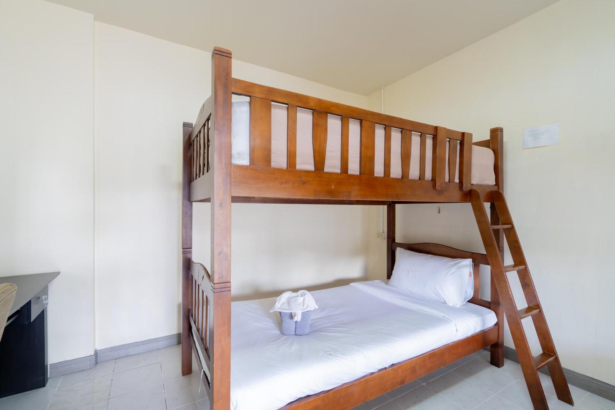 Square One Hotel Patong Екстер'єр фото