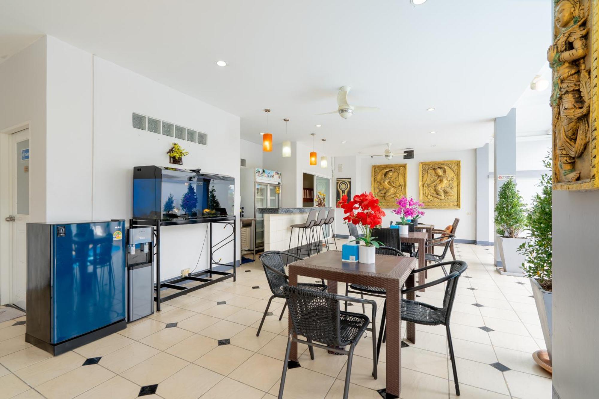 Square One Hotel Patong Екстер'єр фото
