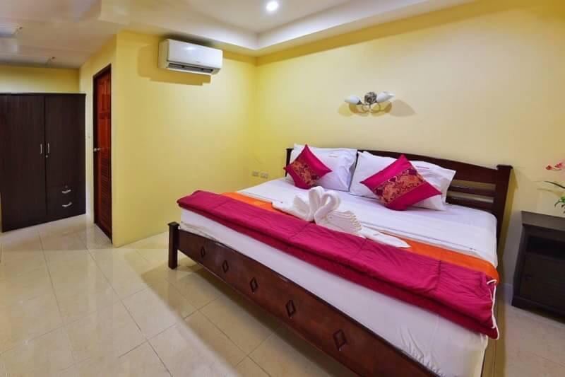 Square One Hotel Patong Екстер'єр фото