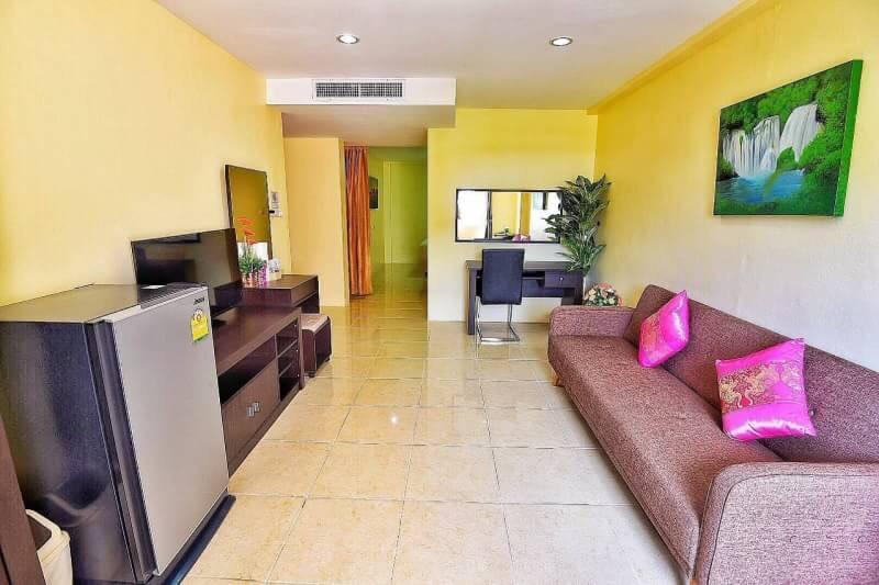 Square One Hotel Patong Екстер'єр фото